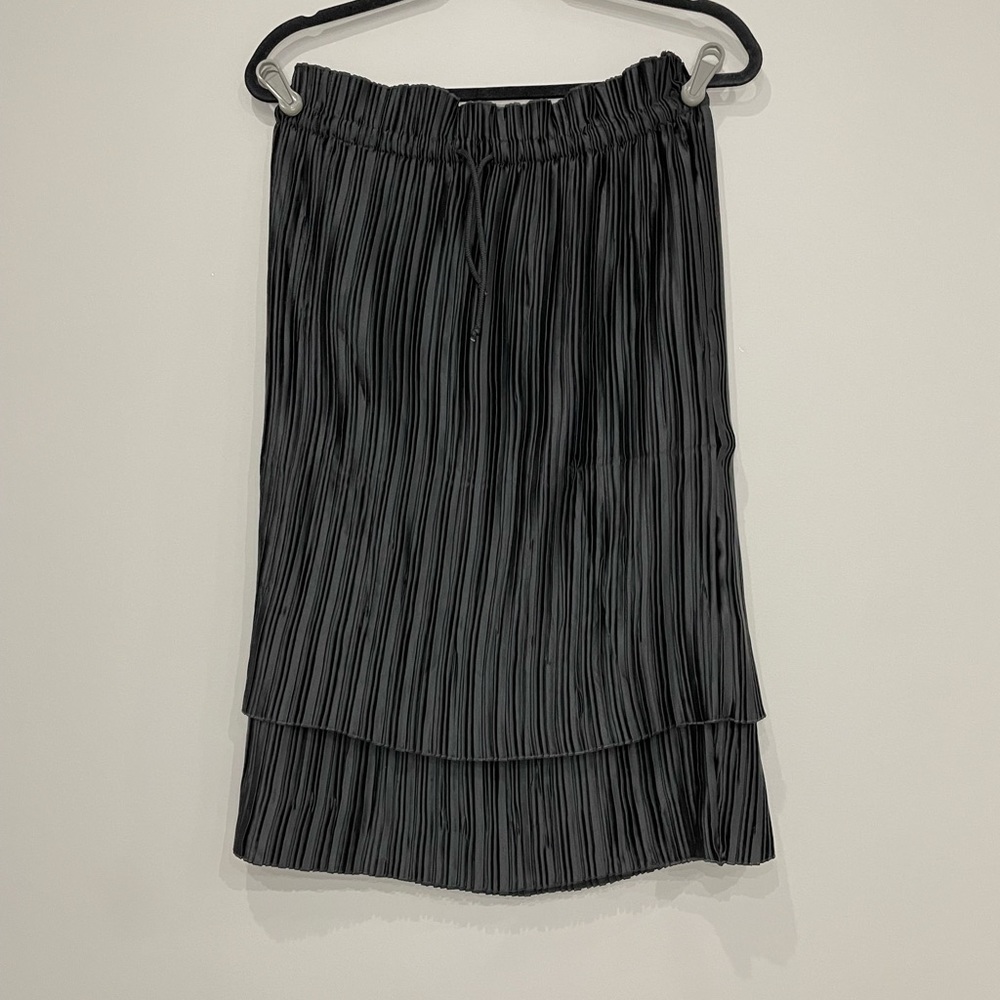 Yakira Bella NWT Valentina skirt midi tiered pleated medium